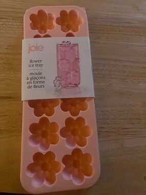Ice Tray / Silicone Moule flower shape ice cube tray.